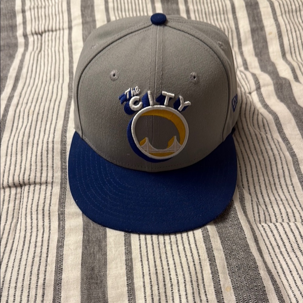 Gently worn Golden state warriors “The City” fitted New Era 7.25